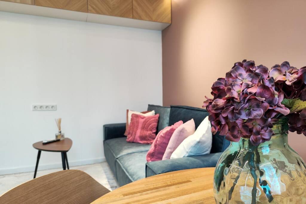 Opal Beachfront Apartment Варна Екстериор снимка