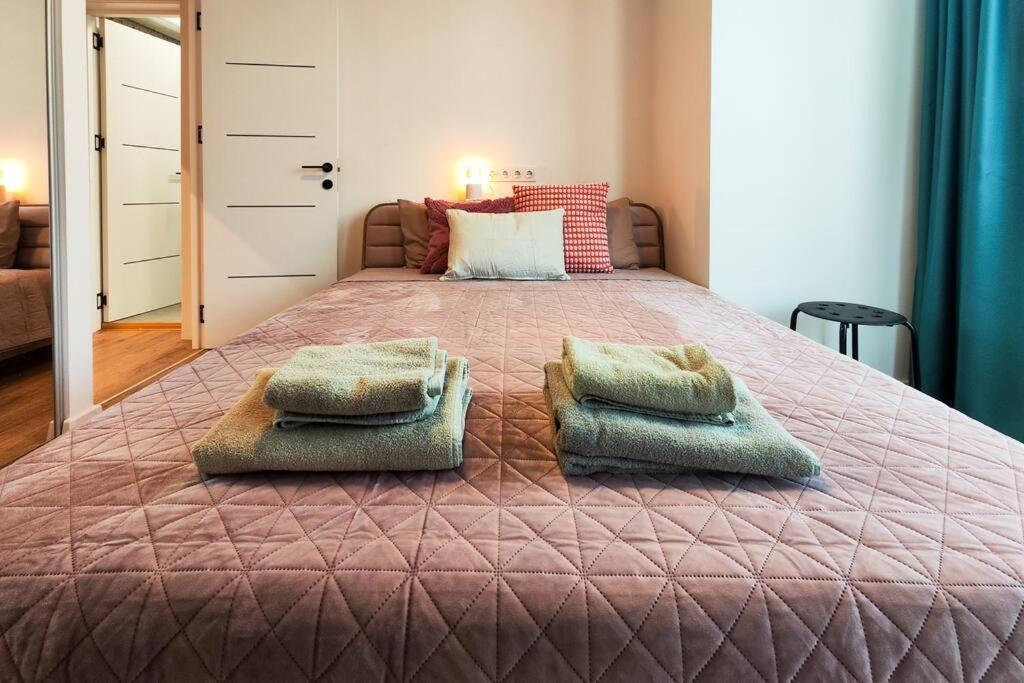 Opal Beachfront Apartment Варна Екстериор снимка