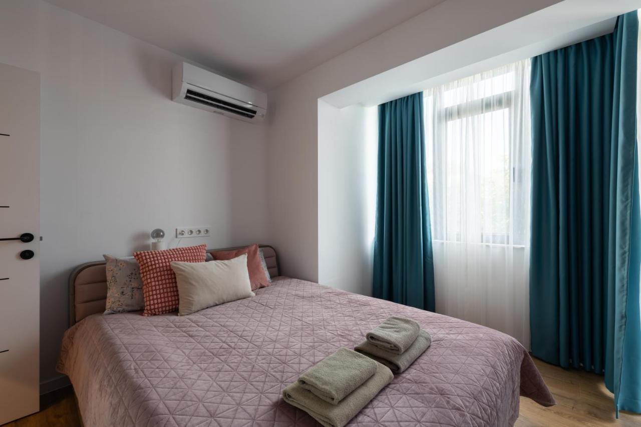 Opal Beachfront Apartment Варна Екстериор снимка