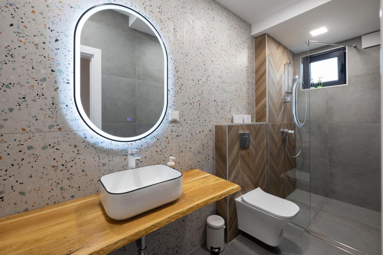 Opal Beachfront Apartment Варна Екстериор снимка