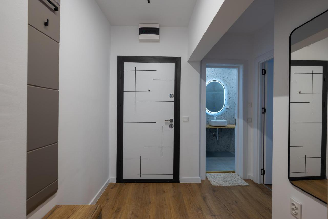 Opal Beachfront Apartment Варна Екстериор снимка